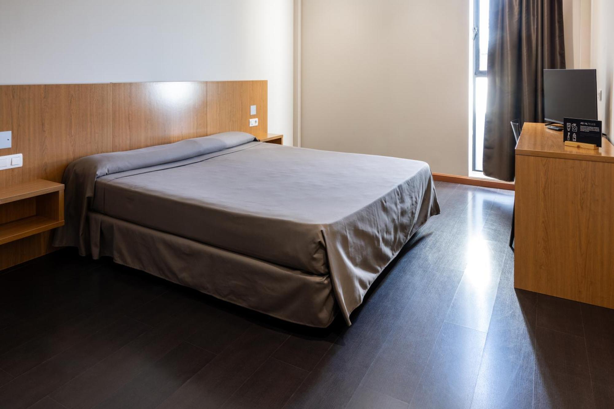 As Hoteles Ponferrada Columbrianos Екстериор снимка