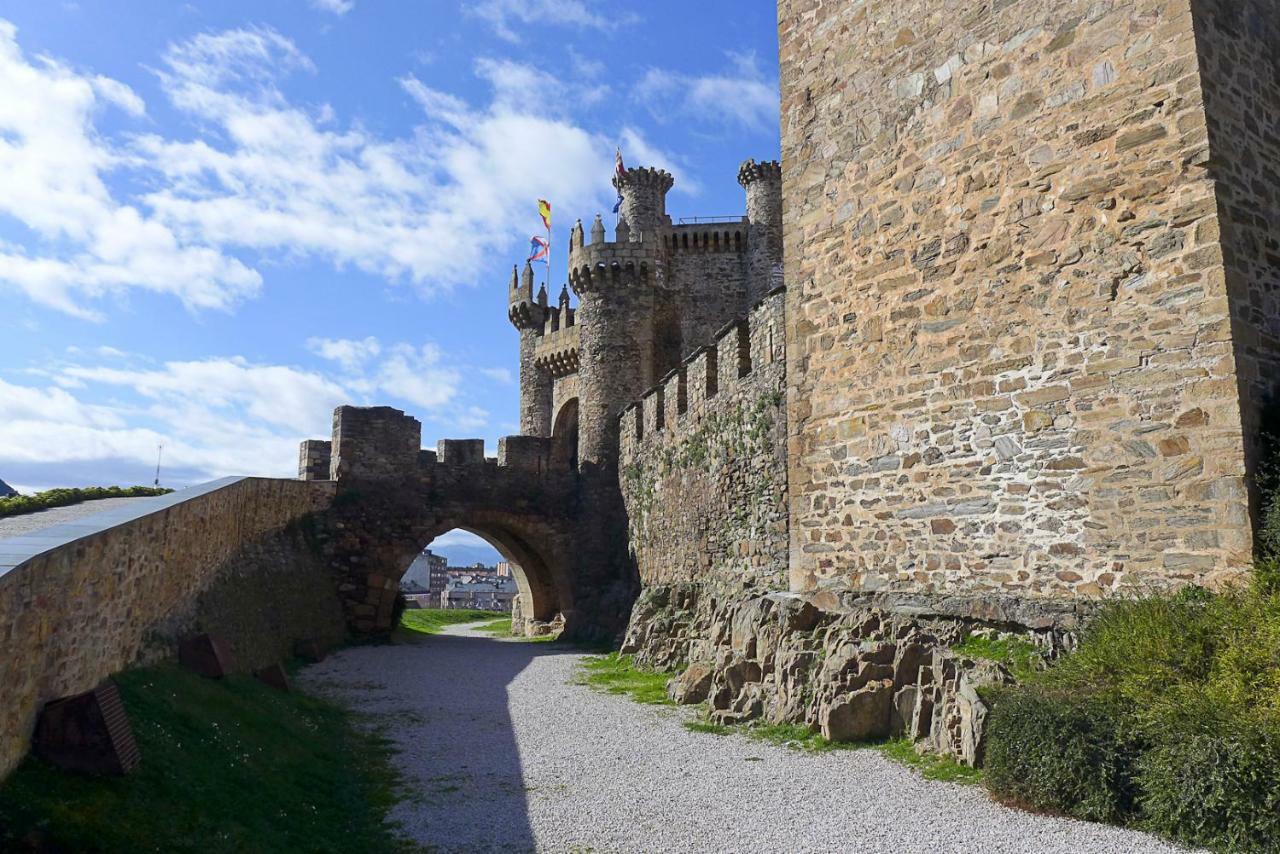 As Hoteles Ponferrada Columbrianos Екстериор снимка